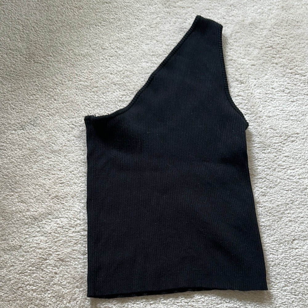 Black One-Shoulder Top